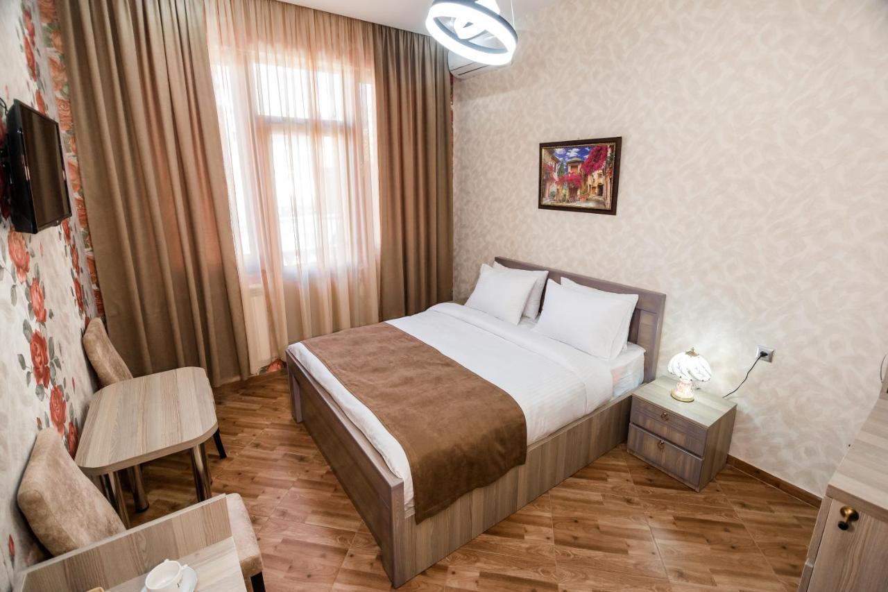 George Hotel Tbilisi Esterno foto