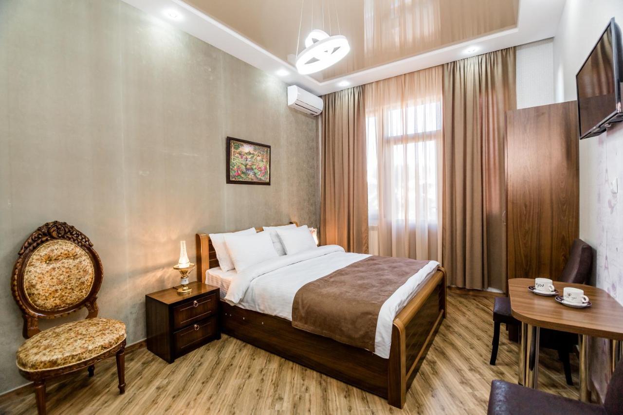 George Hotel Tbilisi Esterno foto