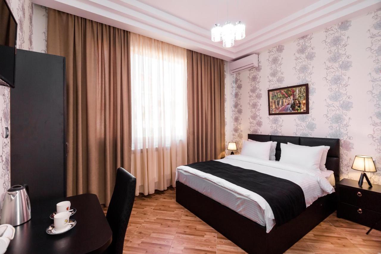 George Hotel Tbilisi Esterno foto