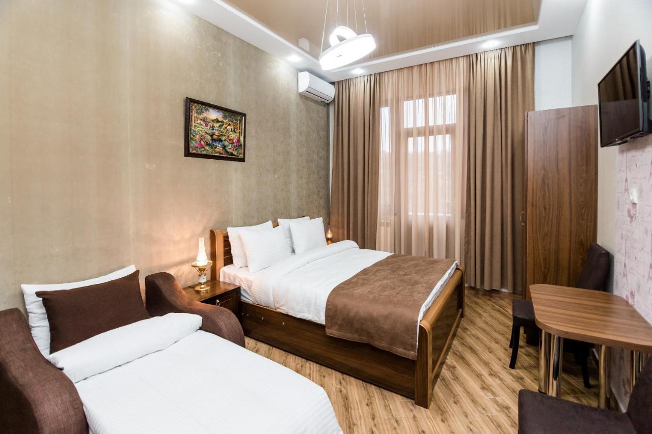 George Hotel Tbilisi Esterno foto