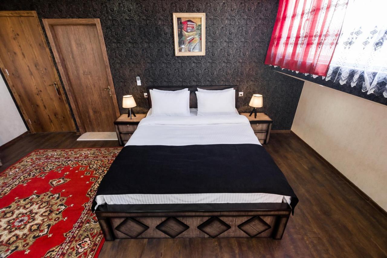 George Hotel Tbilisi Esterno foto