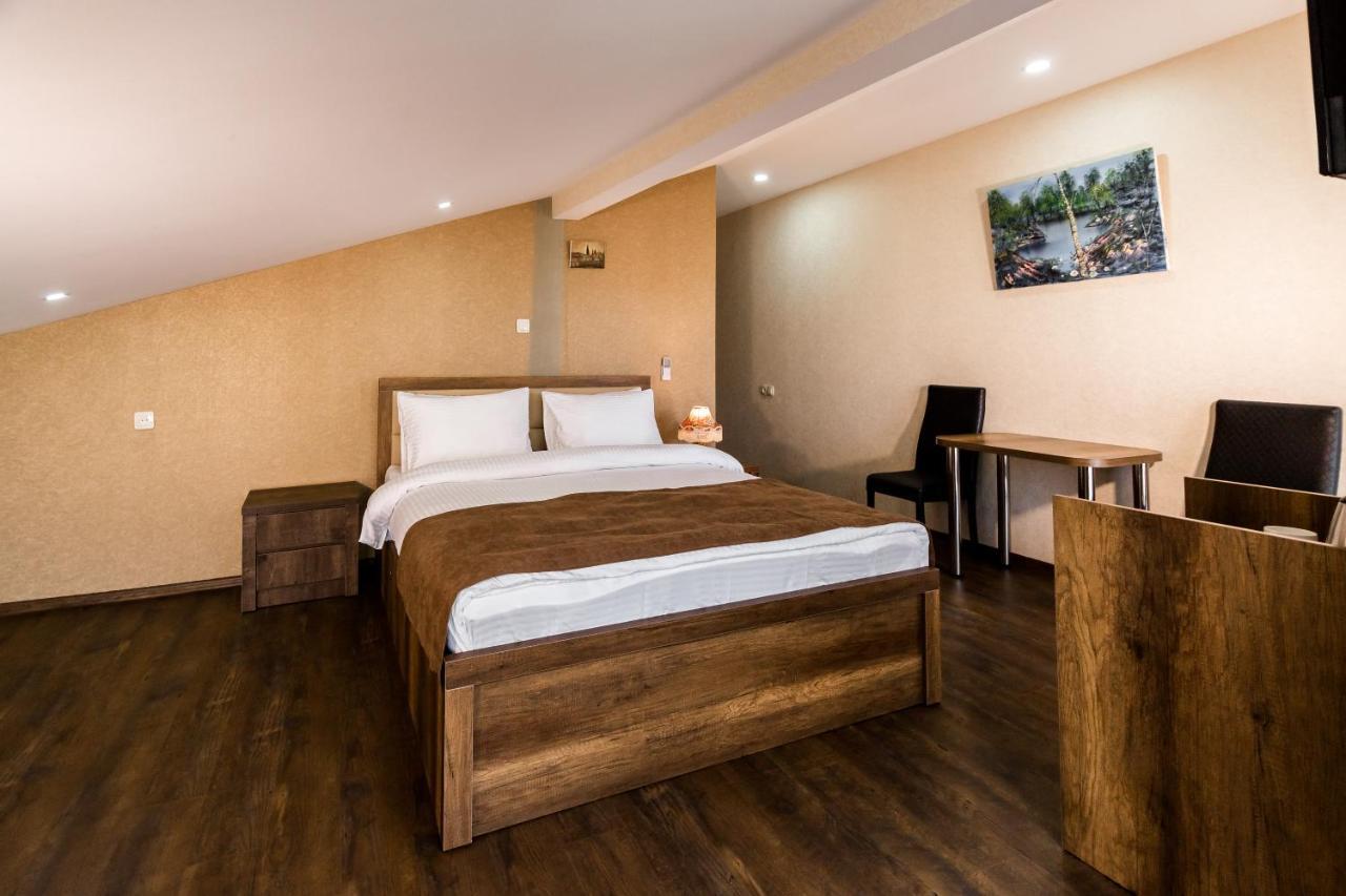 George Hotel Tbilisi Esterno foto