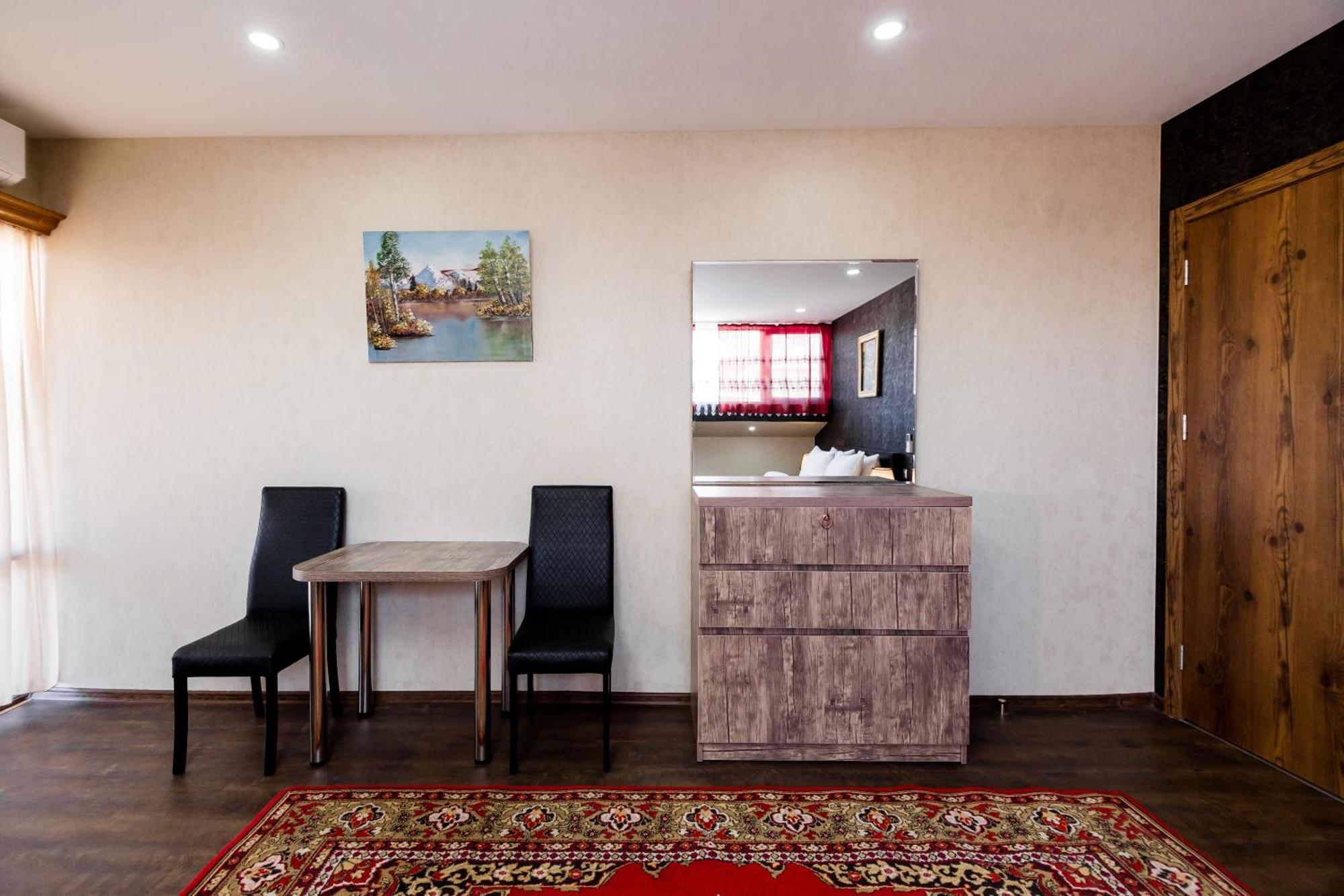 George Hotel Tbilisi Esterno foto