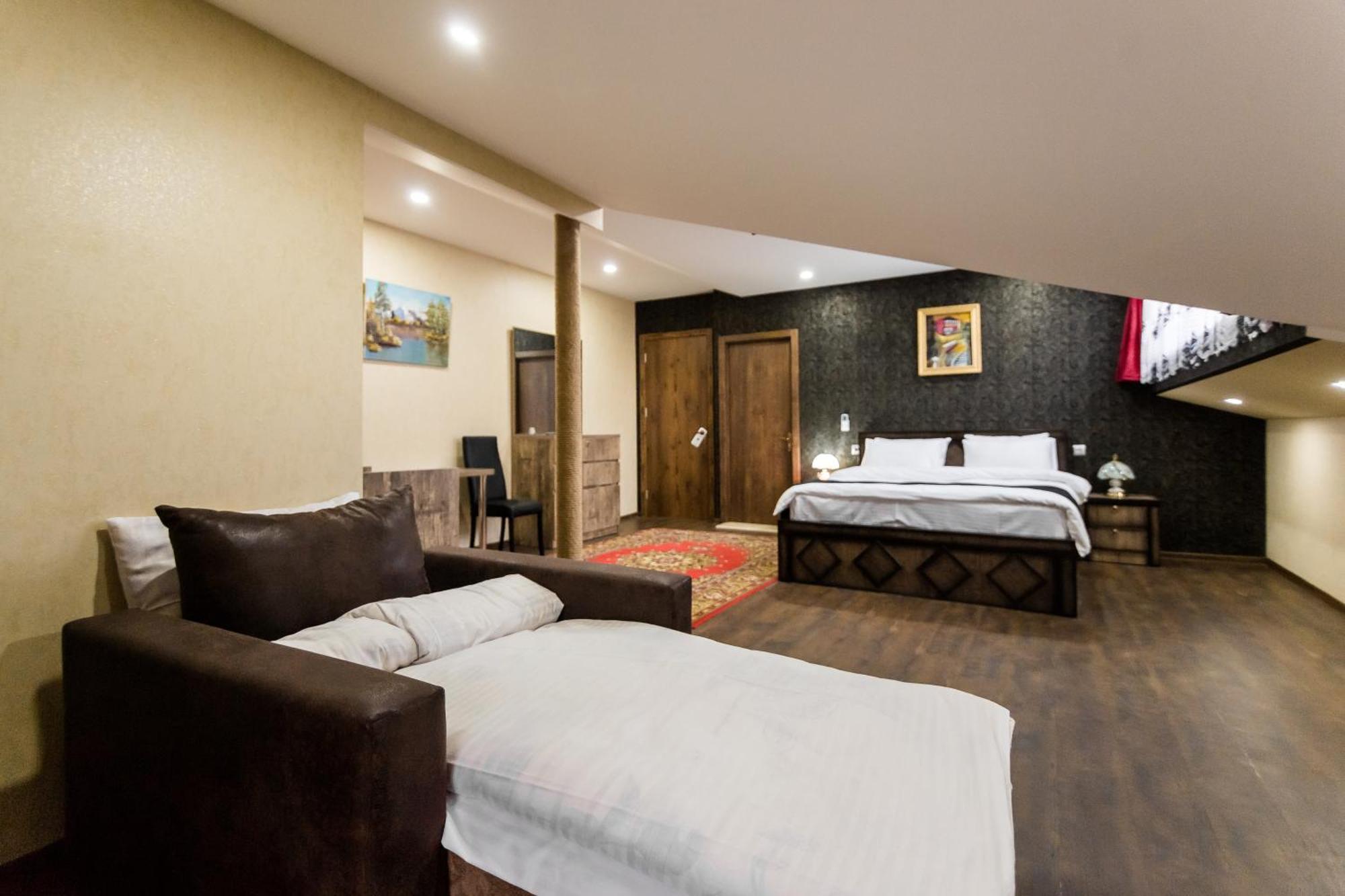 George Hotel Tbilisi Esterno foto